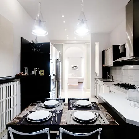 Apartment La Finestra Sul Duomo - The House Of Travelers Como